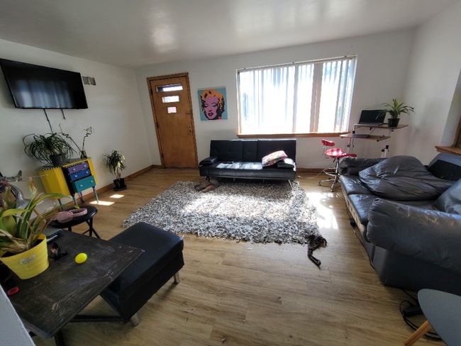 3411 S Howell Ave unit 3411 s howell, Milwaukee, WI 53207 - photo 2