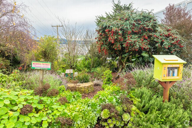 The Melrose/Detroit Botanical Garden in Sunnyside, San Francisco, CA.