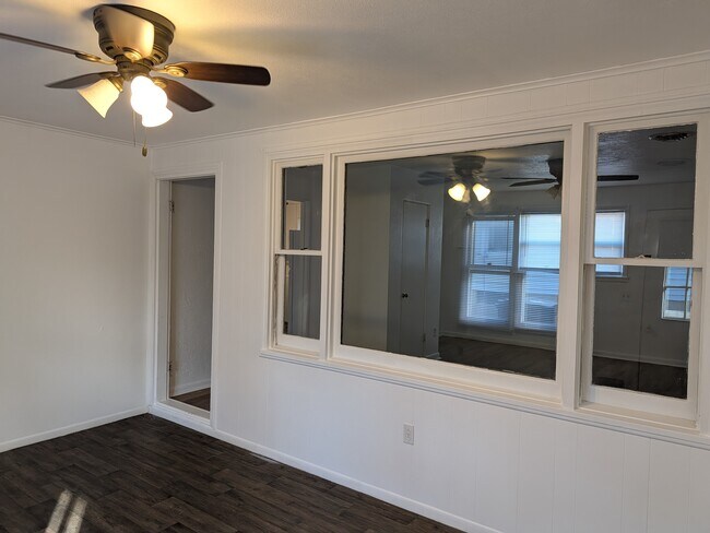 1204 S 13th St unit 1204 1/2, Pekin, IL 61554 - photo 5