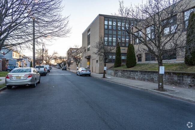 The North Arlington Middle School earns an overall score of B on Niche.