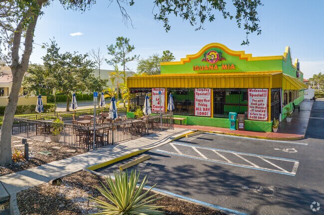 Iguana Mia is nearby Arbel for casual Mexican food dining.