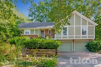 11629 Knox St, Overland Park, KS 66210