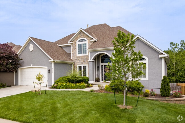 Lenexa has many traditional single-family homes along its quiet streets.