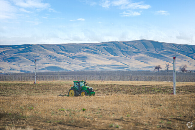 Grandview is right in the middle of miles of picturesque agricultural land.