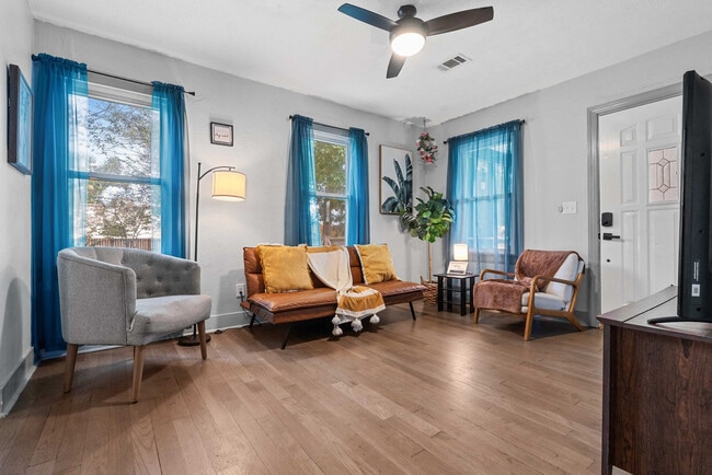 2 Mead Dr unit ID1354825P, Pensacola, FL 32526 - photo 3