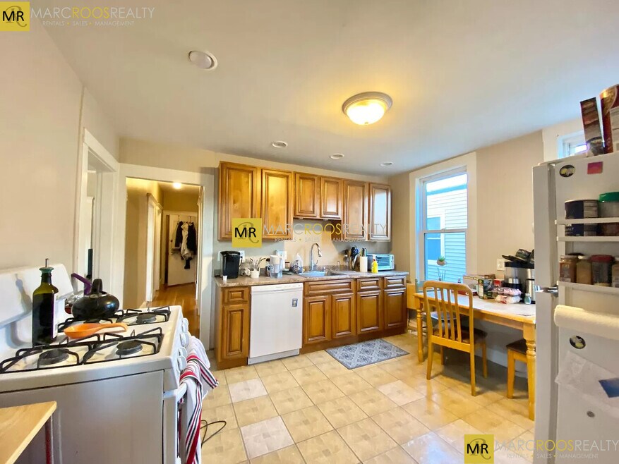 87 Gardner St unit 2, Allston, MA 02134 - photo 1