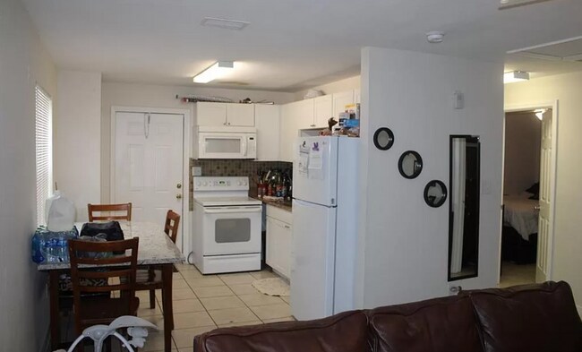 4405 Thomasson Ln unit 1, Naples, FL 34112 - photo 5