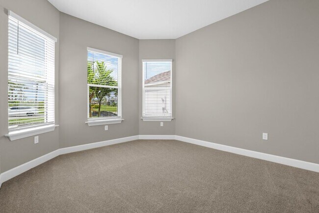 8100 Moonbeam Ave, Sarasota, FL 34241 - photo 7