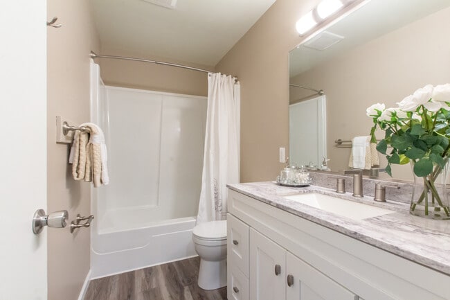 Bavarian Village on the Lake, Clarkston, MI 48348 - photo 7