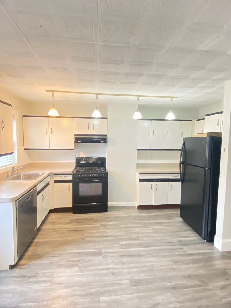 195 Maverick St unit 1, Boston, MA 02128 - photo 1