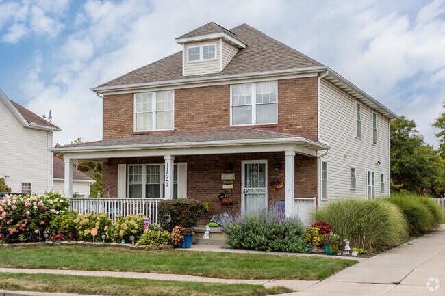 Homes with large porches can be found in Mount Pleasant.