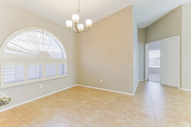 672 E Lovegrass Dr, San Tan Valley, AZ 85143 - photo 5