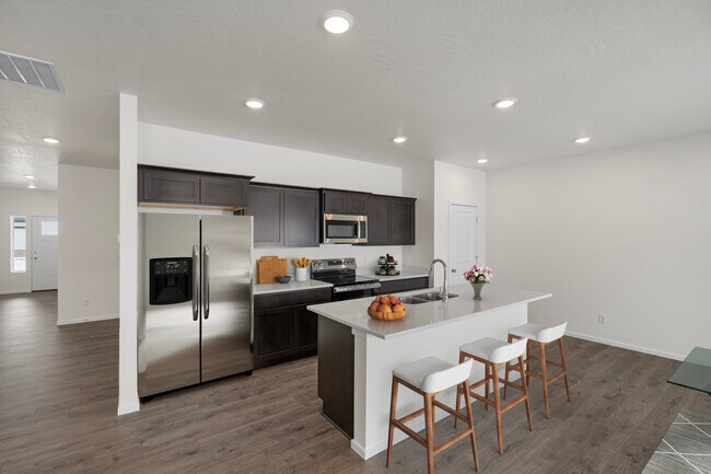 705 E 5th St unit 38570838, Deer Park, WA 99006 - photo 3