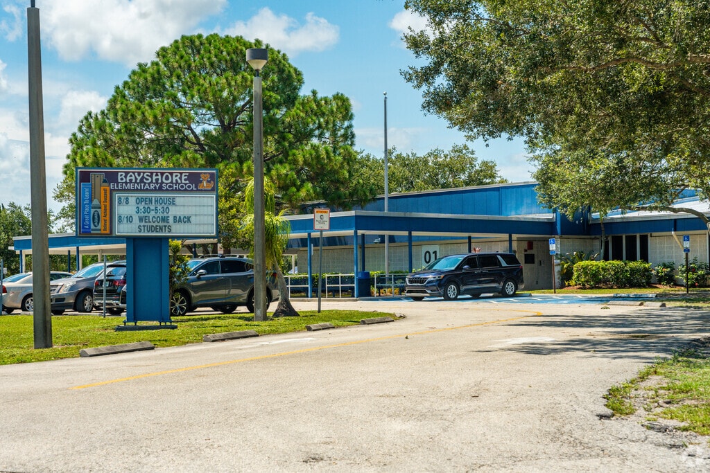 Bayshore Elementary school entrance and sign.