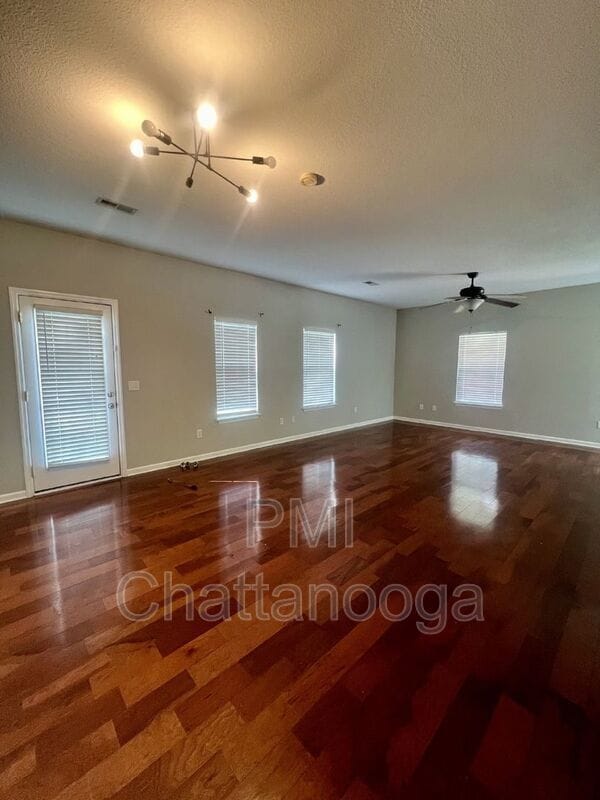 9511 Weidner Ln, Ooltewah, TN 37363 - photo 5