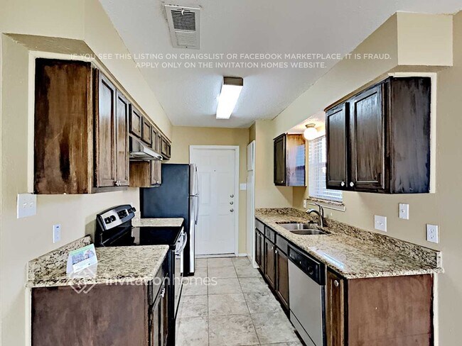 4640 Wineberry Dr, Fort Worth, TX 76137 - photo 4