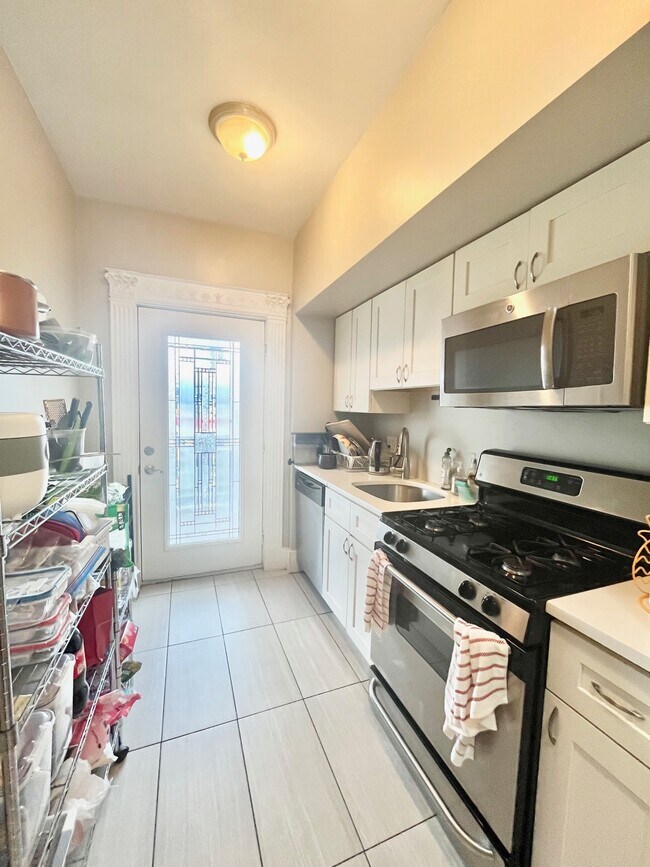 180 Hillside St unit 1, Roxbury Crossing, MA 02120 - photo 2