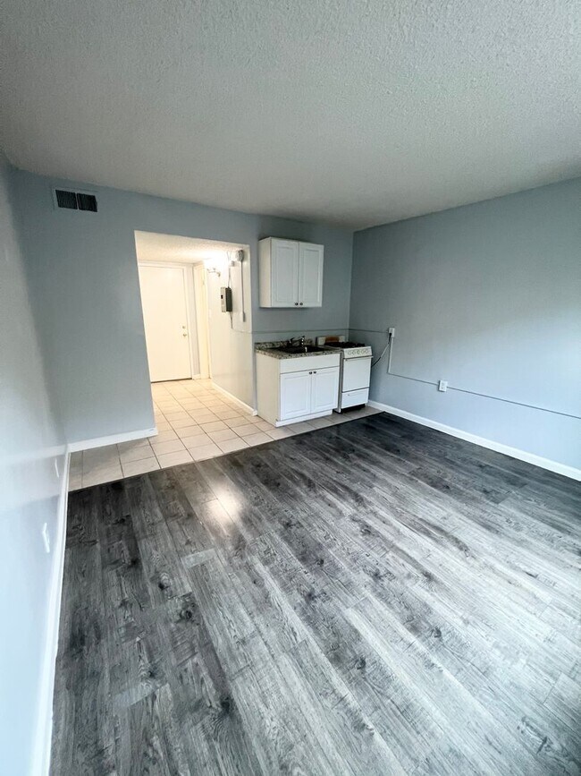 Premier Apartments, Gardena, CA 90249 - photo 5