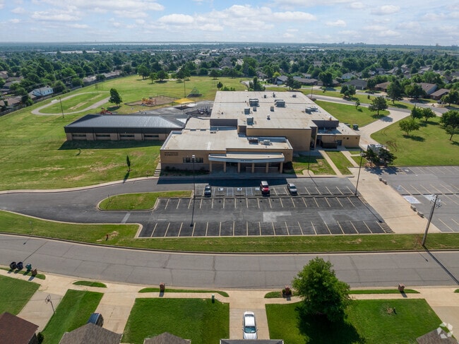 Northridge Elementary is situated in the middle of several well-kept neighborhoods.