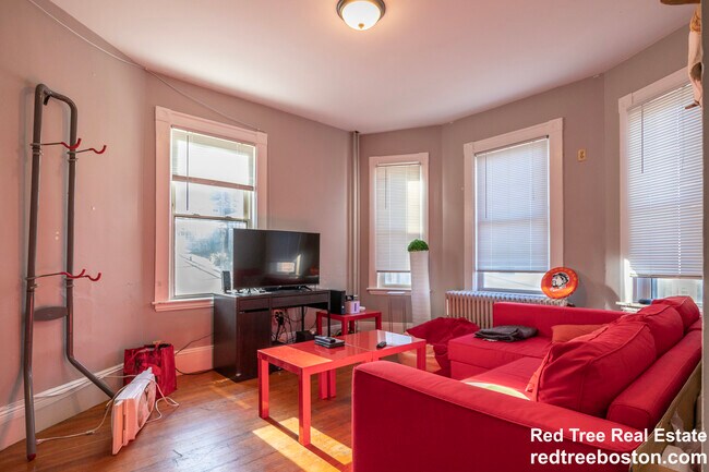 9 Sunset St unit 1, Roxbury Crossing, MA 02120 - photo 3