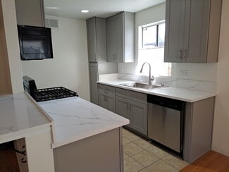 5232 Wilkinson Ave Unit 3, Valley Village, CA 91607