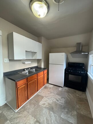 196 E 9th St, Fond Du Lac, WI 54935