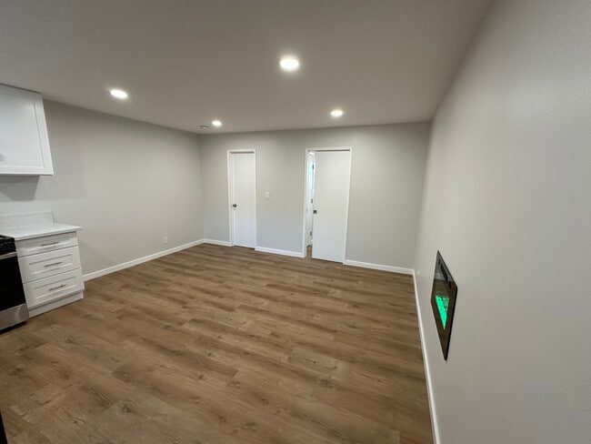 1132 255th St unit 4, Los Angeles, CA 90710 - photo 3