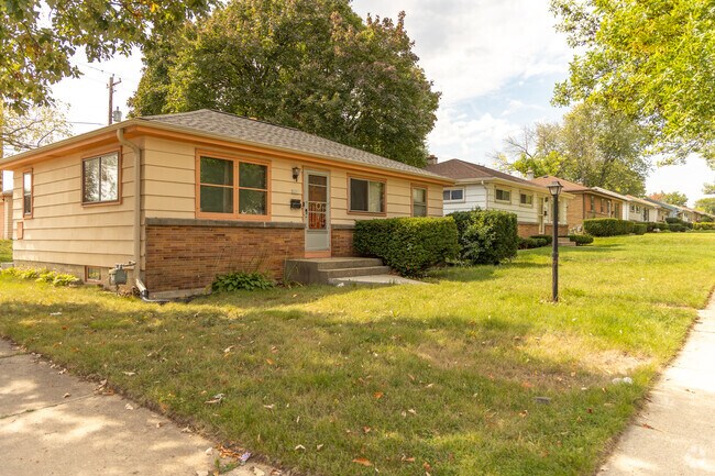 Tidy, ranch-style homes line the streets in Silver Swan.