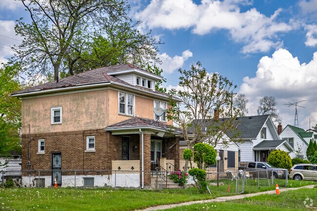 Many of the Foursquare homes in King Avenue Plus date back to the early 1900s.