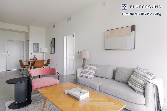 729 NW 2nd St unit FL8-ID161, Miami, FL 33128 - photo 3