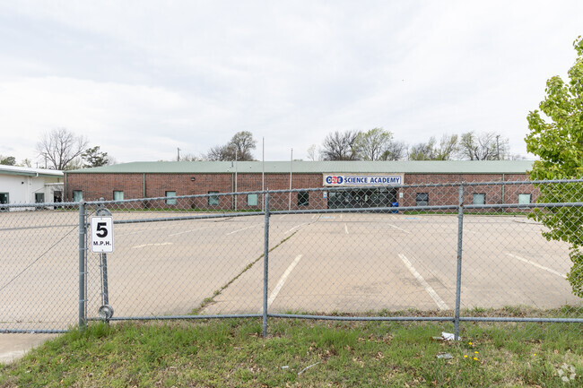 Dove Science Academy Tulsa Junior High School has a college acceptance rate of 100%.