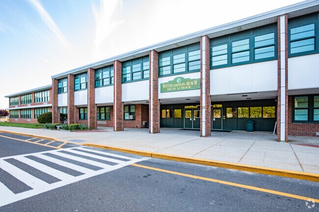 Westhampton Beach Senior High School serves students from 9th through 12th grade.