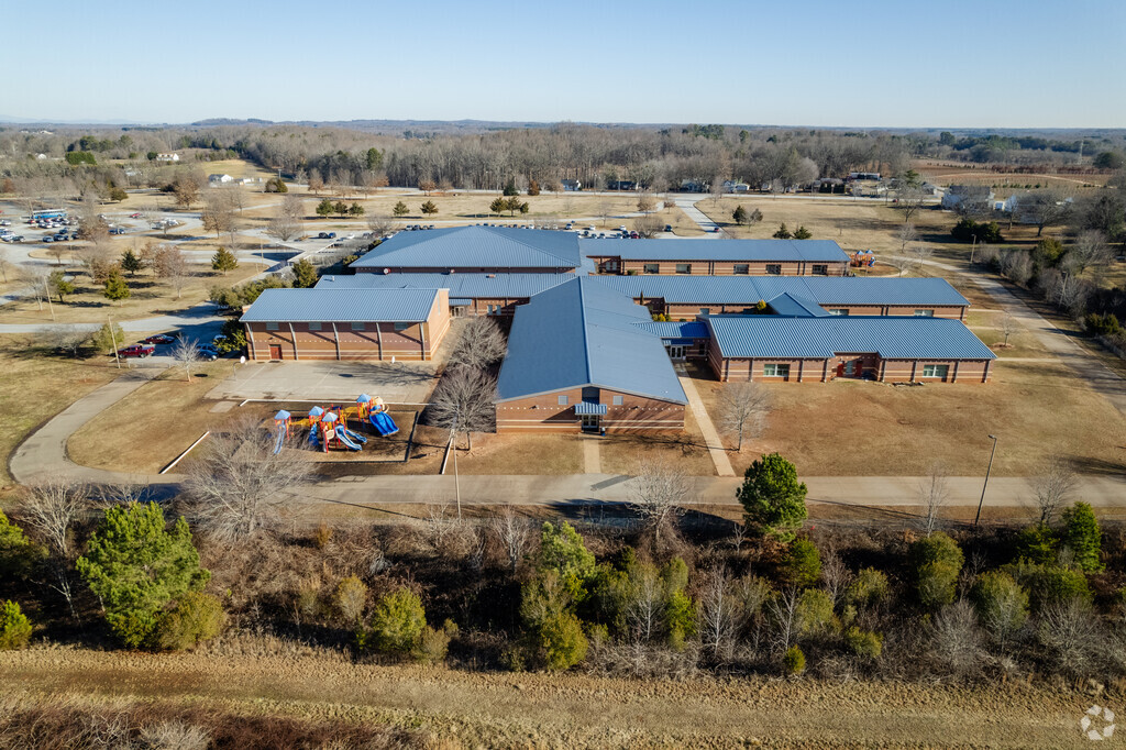 Side of Lyman Elementary School