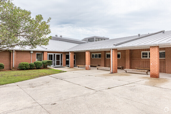 W. Jesse Gurganus Elementary School has a total enrollment of 373 students.