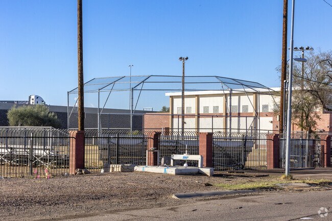 Academia Del Pueblo is a public charter elementary school in Phoenix.