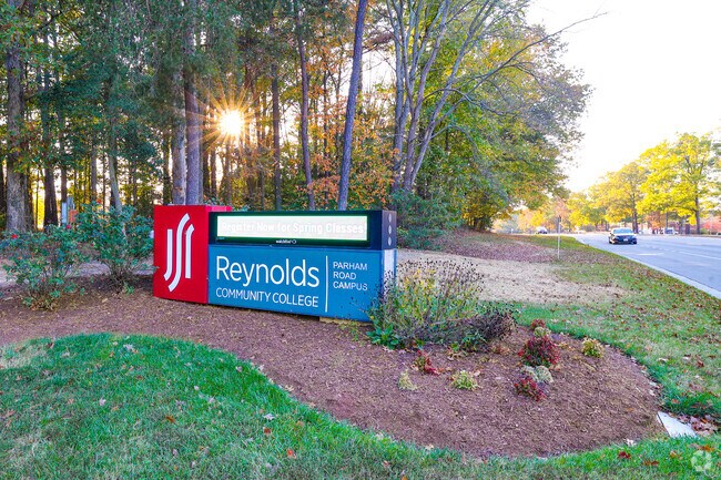 Come learn at the thriving Reynolds Community Collage in Henrico County, Virginia.