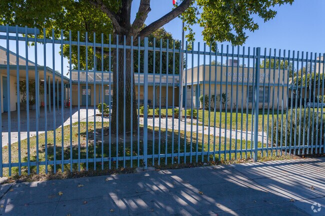Cohasset Street Elementary provides education in the neighborhood of 
Van Nuys.