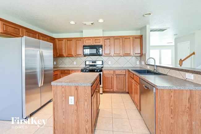 25106 Twister Tr, Spring, TX 77373 - photo 7