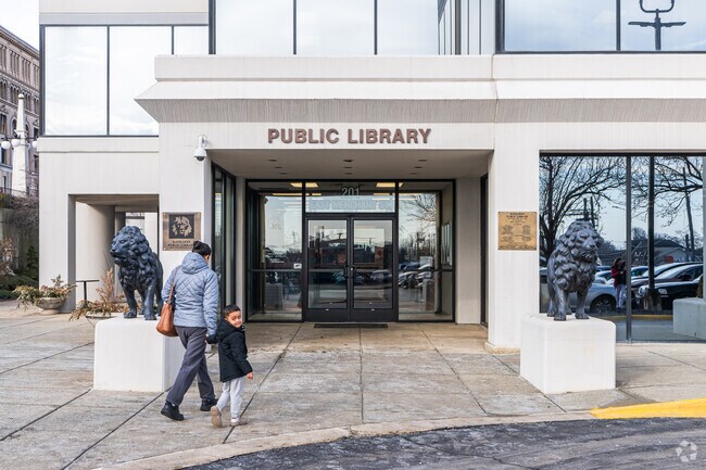 Located in downtown Kankakee, the Executive Center is home to the Kankakee Public Library.