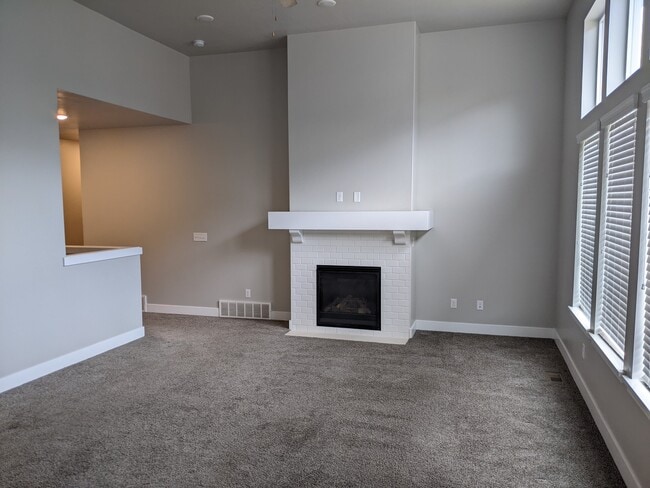 889 E 600 N, Hyde Park, UT 84318 - photo 2