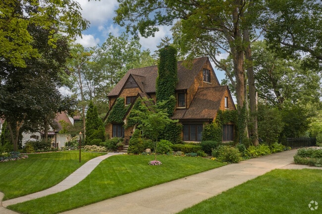 Find a home with historic charm in the Downtown East Lansing neighborhood.