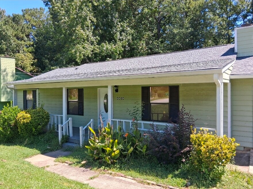 4414 Housworth Dr, Lithonia, GA 30038 - photo 1