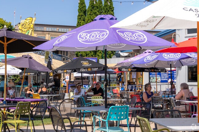 The Fox River Brewing Company offers dockside dining with scenic views of river.