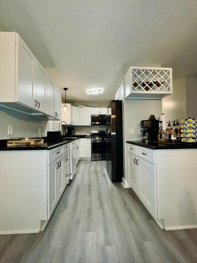 31 Pennsylvania Ave unit Affluent lifestyle, Providence, RI 02905 - photo 6