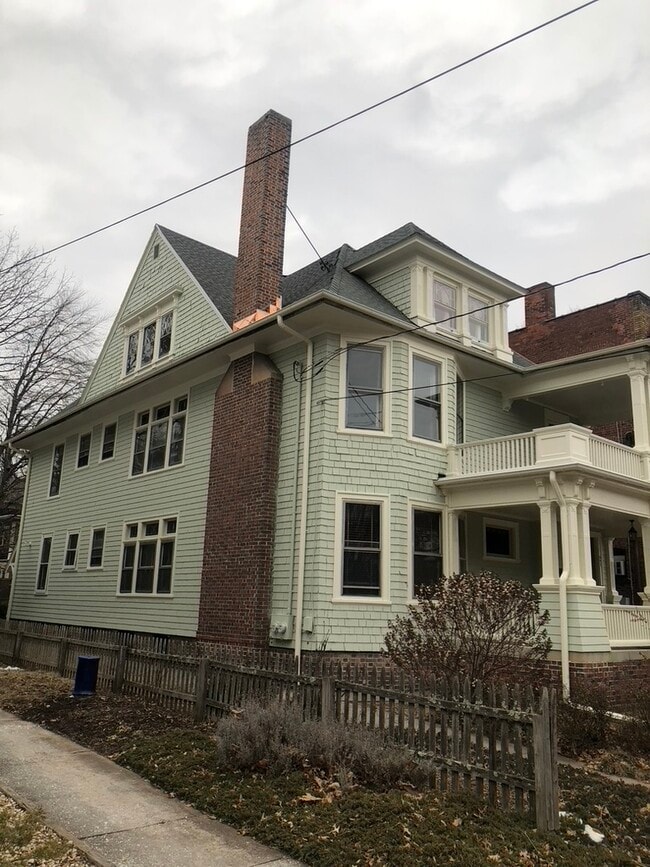 642 Orange St Unit 3rd Floor Apartment, New Haven, CT 06511