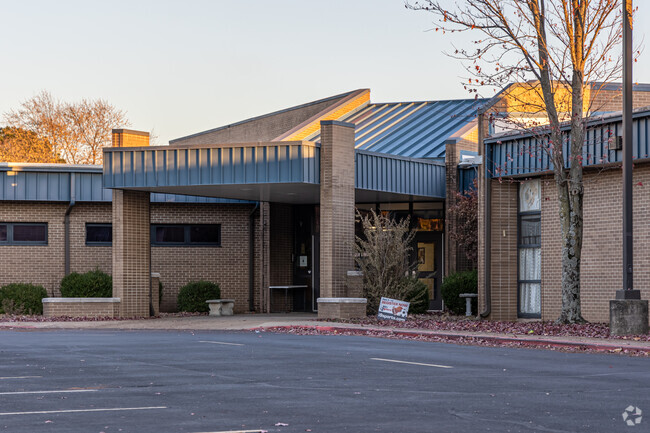 Grace Hill Elementary School has a B rating on Niche.com.