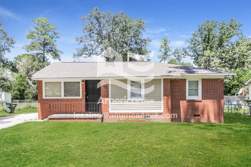 102 Lincoln St, Warner Robins, GA 31088 - photo 1