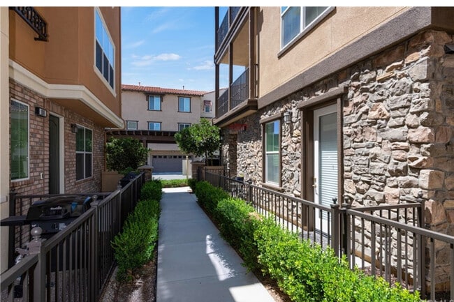 23 Quinn Way unit 23 Quinn Way, Mission Viejo, CA 92691 - photo 5