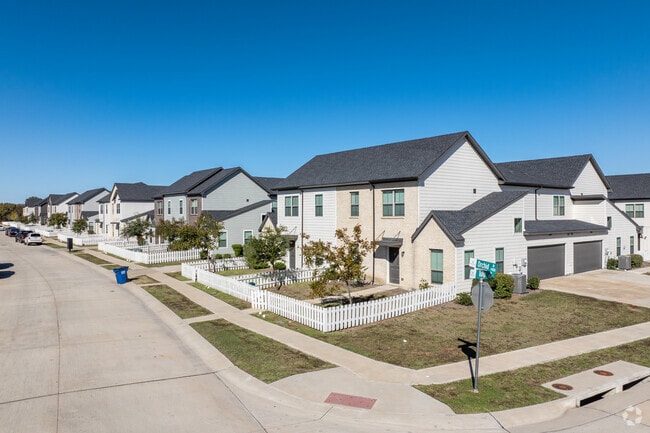 Princeton’s master-planned neighborhoods offer convenience and strong amenities.