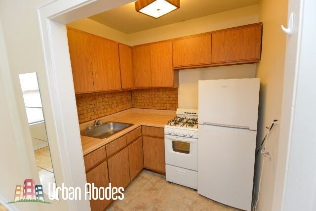 744 W Belmont Ave unit A00C, Chicago, IL 60657 - photo 3